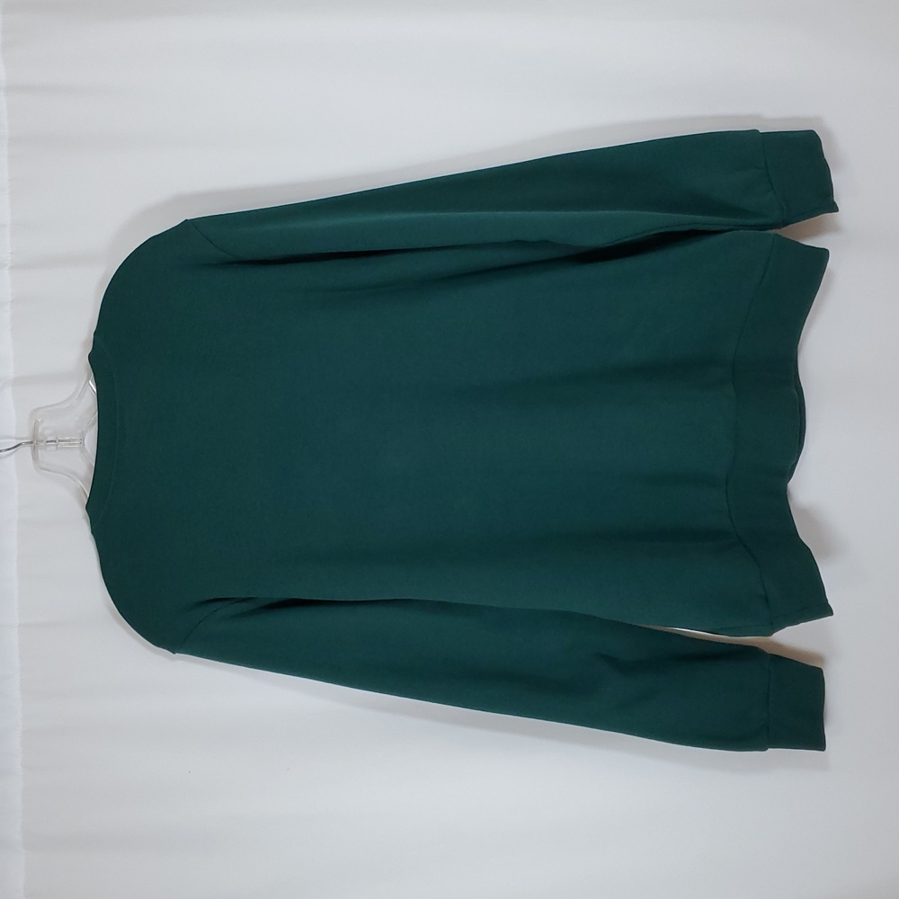 Hello Kitty Woman's Graphic Christmas Sweatshirt ~ Green - Picture 9 of 12